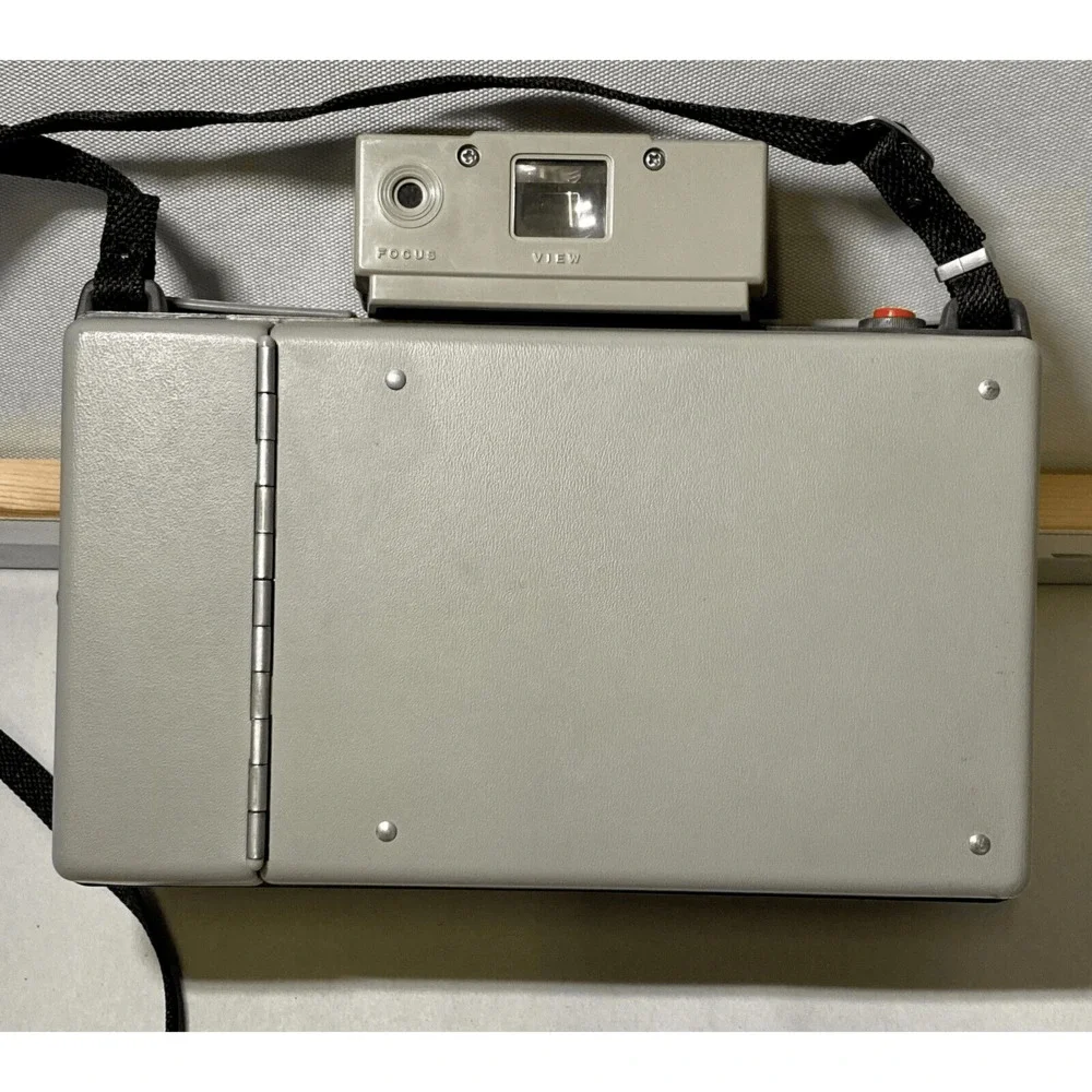 Vintage Polaroid Land Camera Automatic 220 With Strap Manual Hardcover Untested